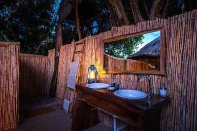 Kuyenda Bushcamp - South Luangwa Zambia